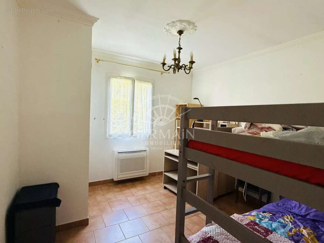 Maison à L'ISLE-SUR-LA-SORGUE