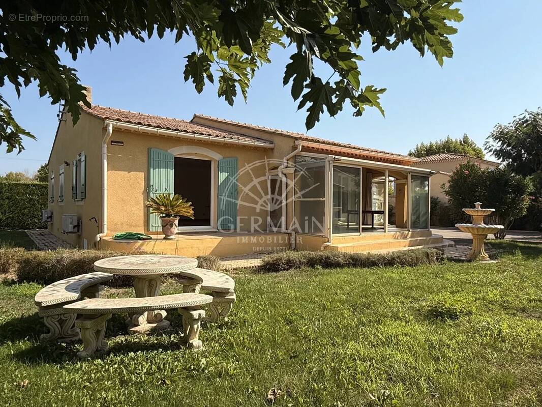 Maison à L&#039;ISLE-SUR-LA-SORGUE