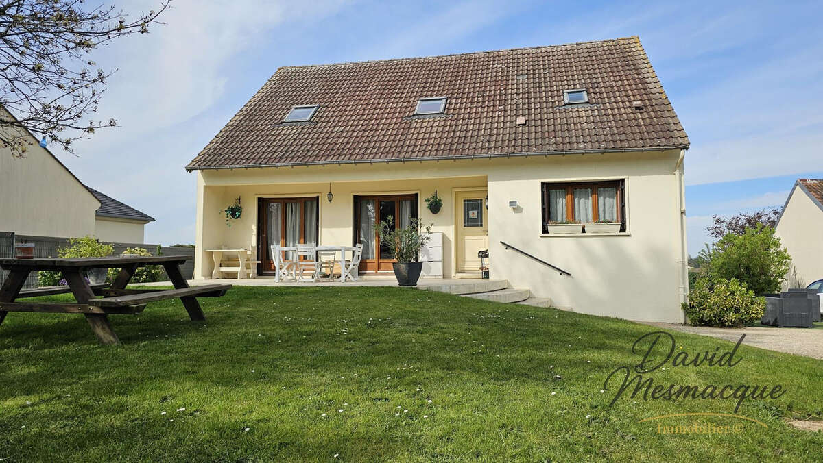 Maison à CHANNAY-SUR-LATHAN