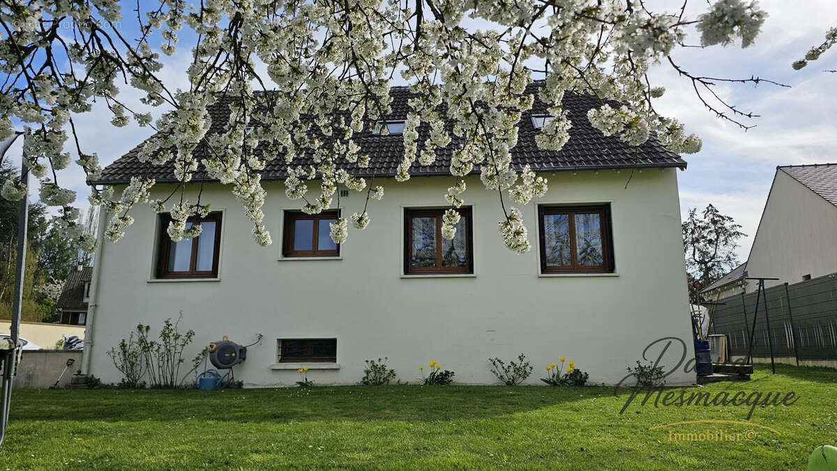 Maison à CHANNAY-SUR-LATHAN