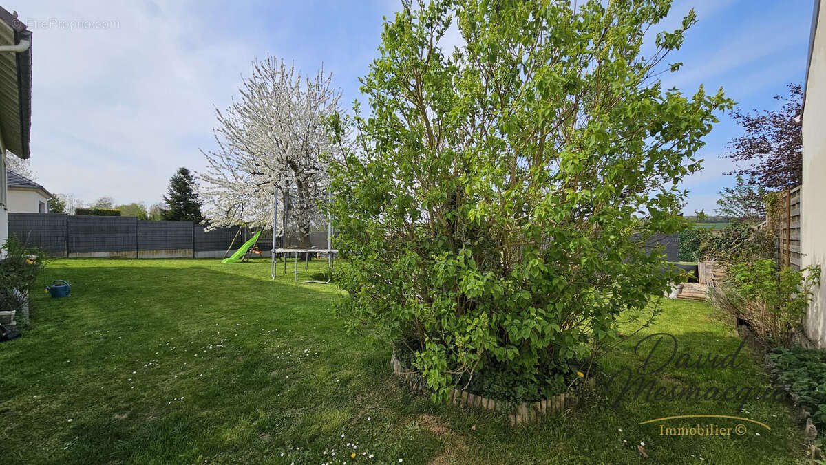 Maison à CHANNAY-SUR-LATHAN