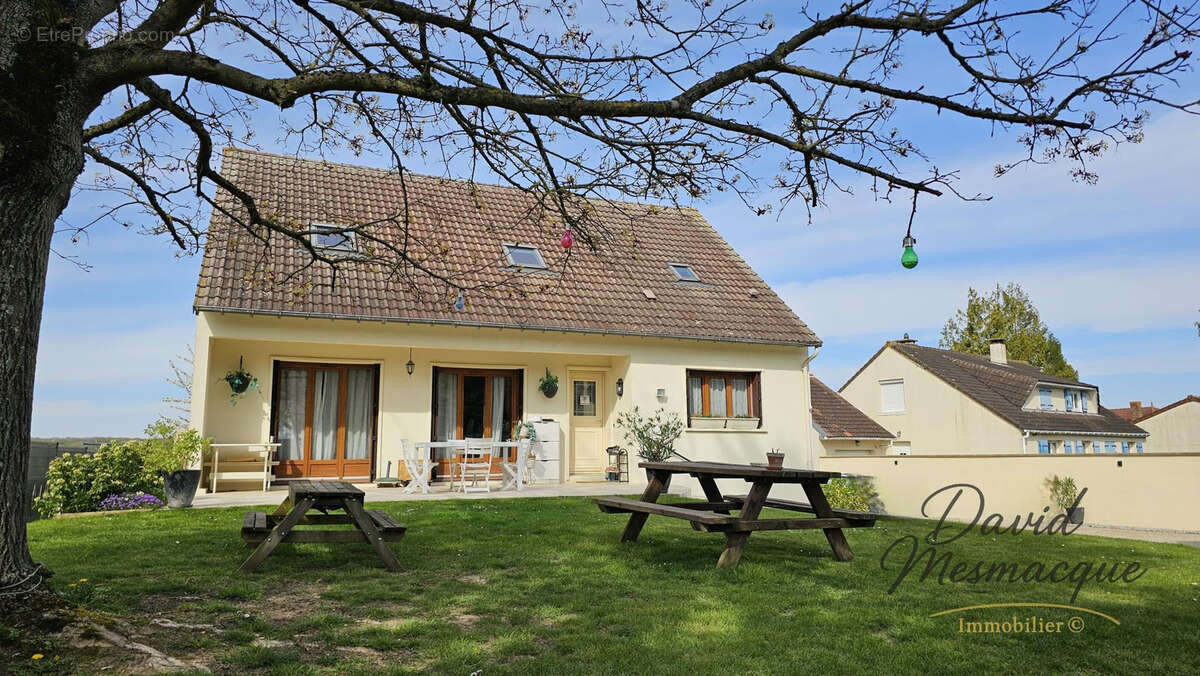 Maison à CHANNAY-SUR-LATHAN