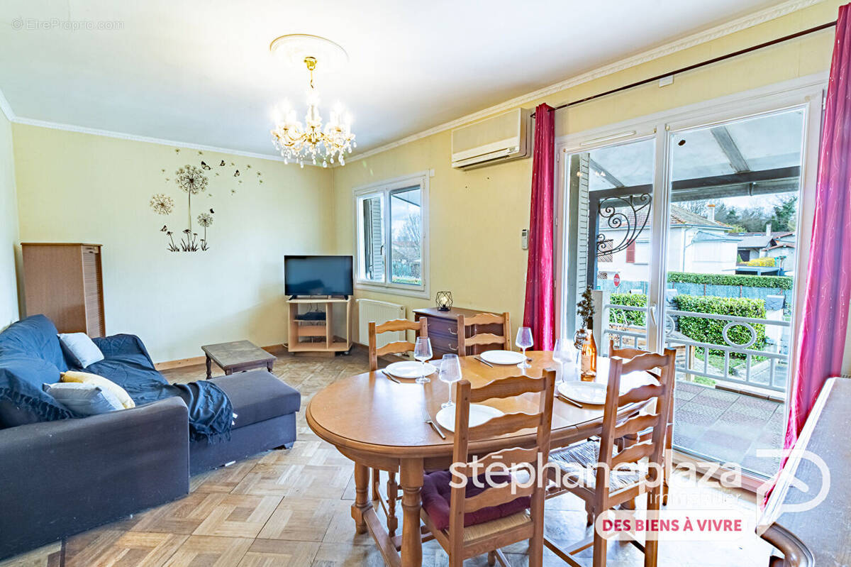 Maison à LA CHAPELLE-DU-CHATELARD