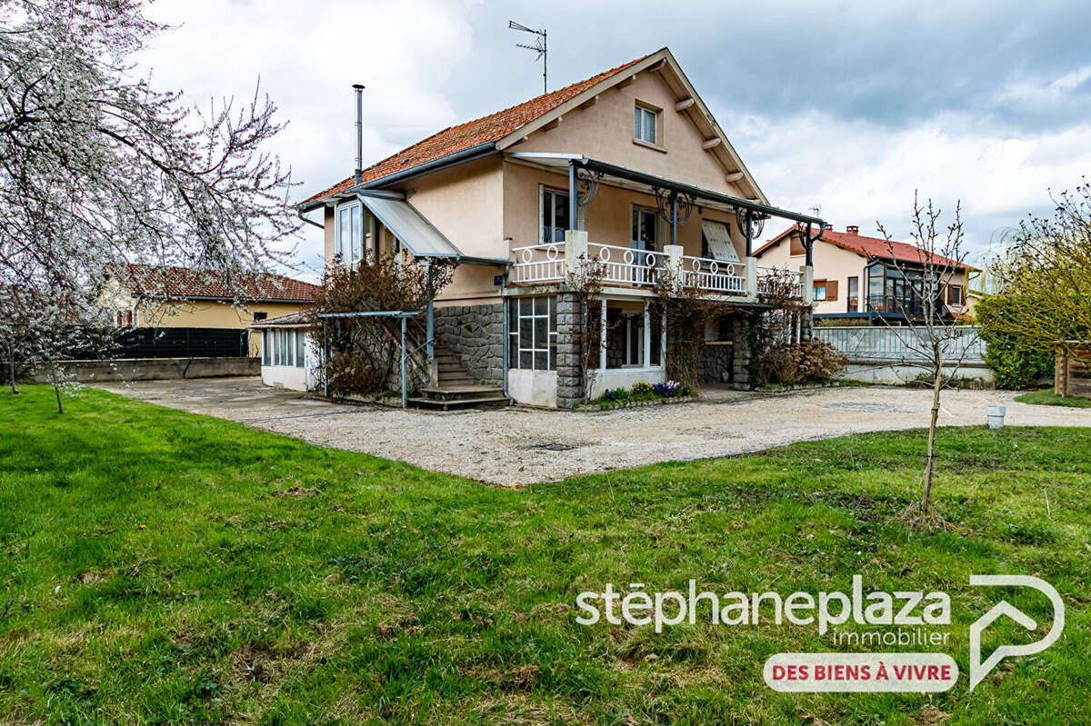 Maison à LA CHAPELLE-DU-CHATELARD