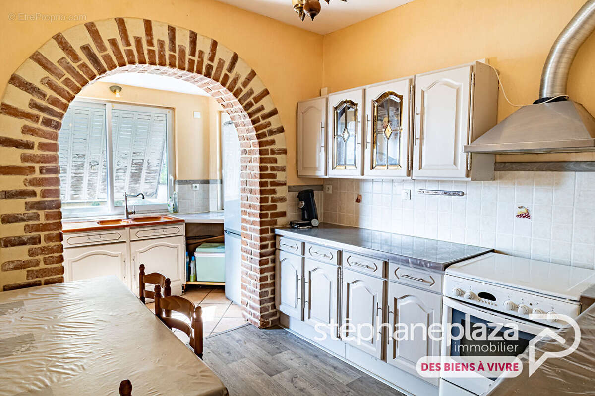 Maison à LA CHAPELLE-DU-CHATELARD