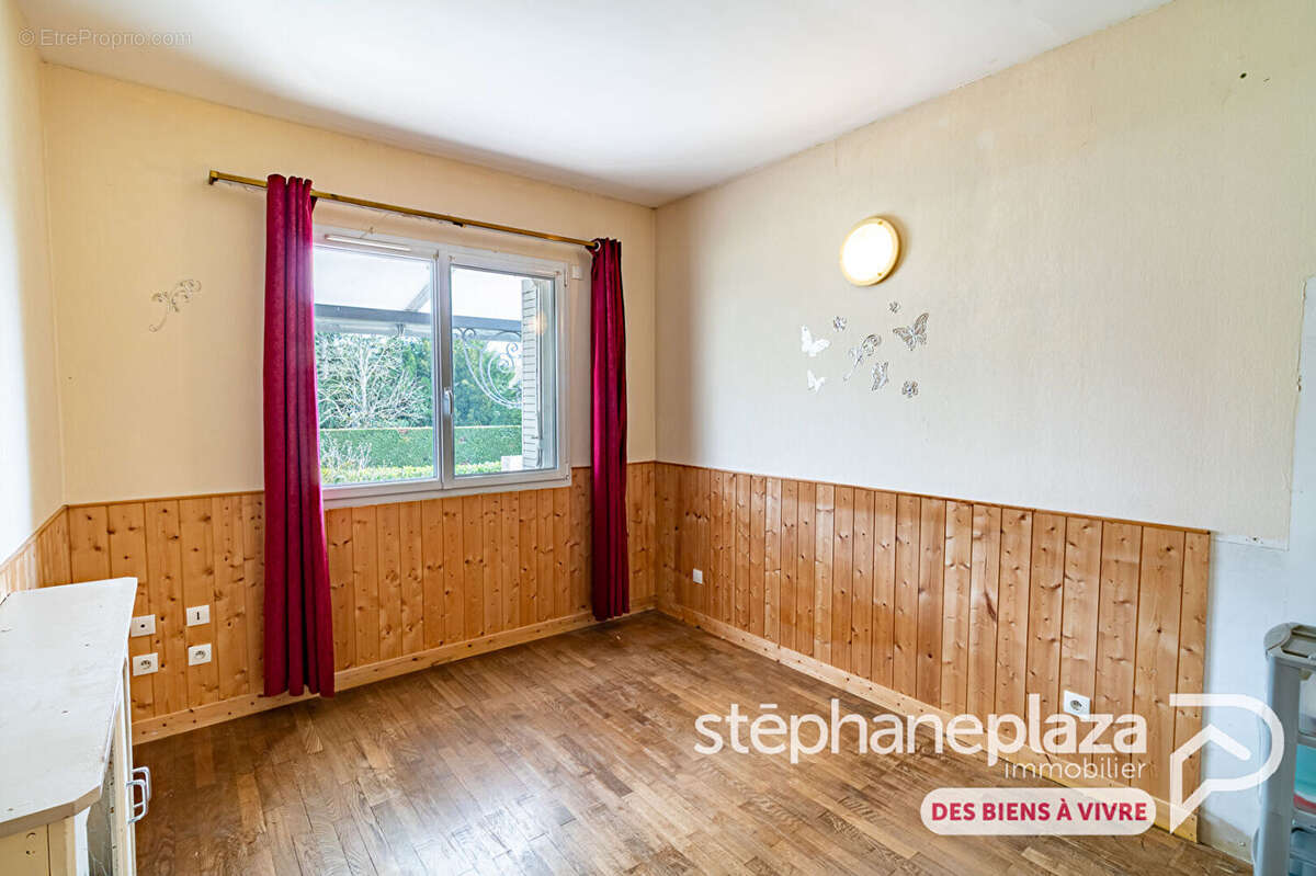 Maison à LA CHAPELLE-DU-CHATELARD