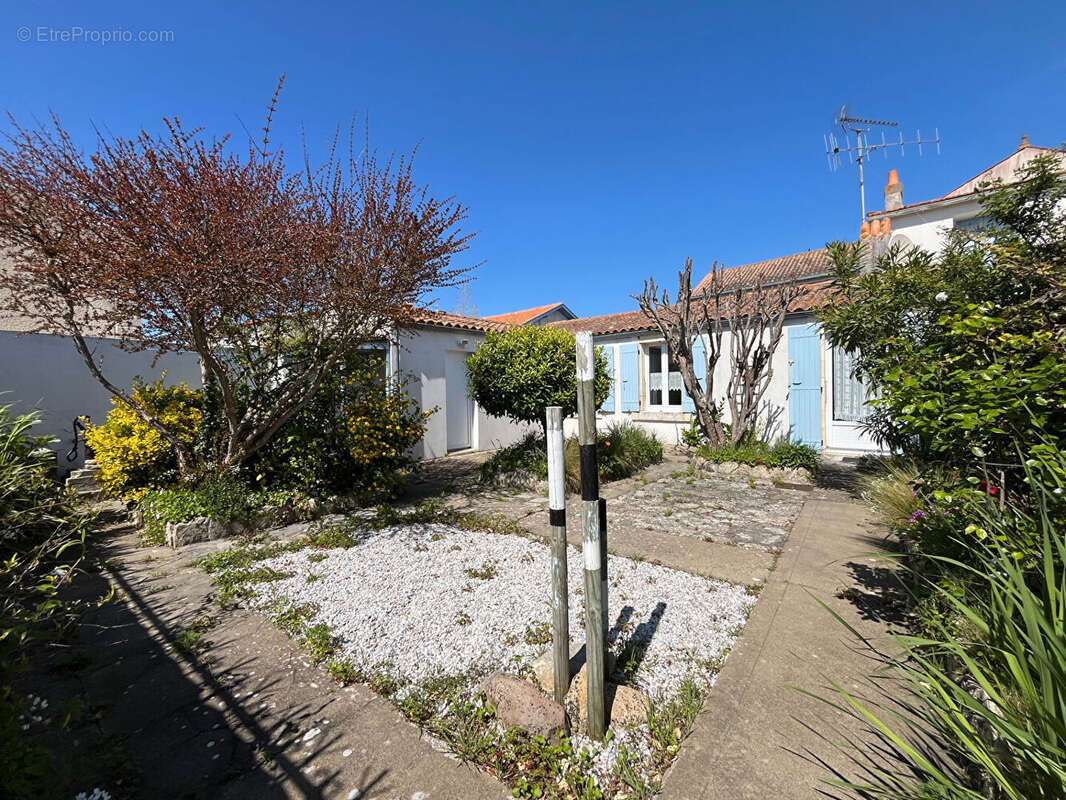 Maison à LA BREE-LES-BAINS