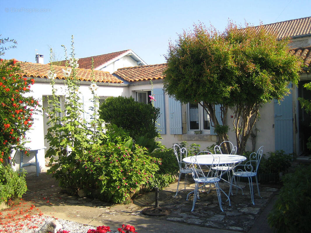 Maison à LA BREE-LES-BAINS