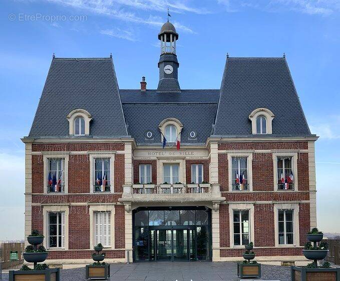 Terrain à NOISY-LE-GRAND