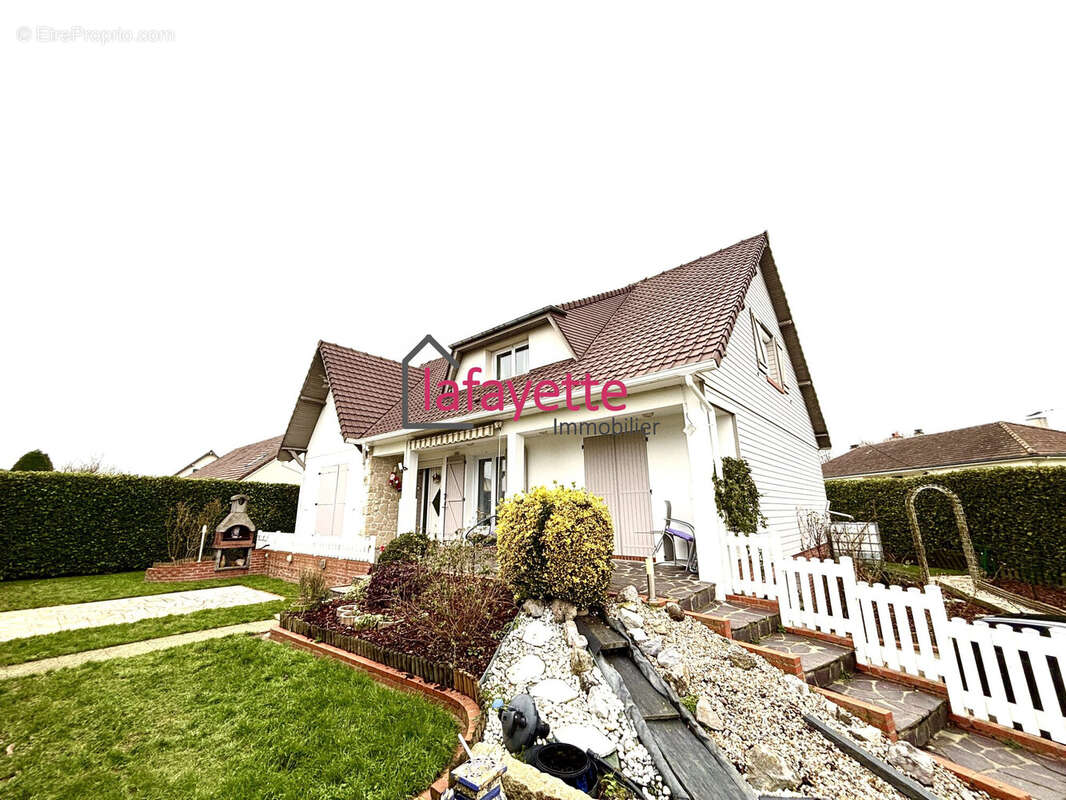 Maison à SAINT-AUBIN-DE-CRETOT