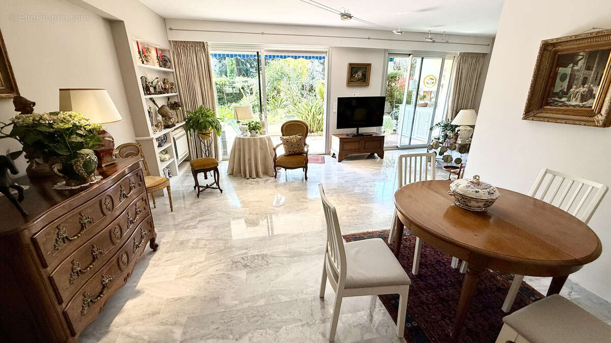 Appartement à LE CANNET