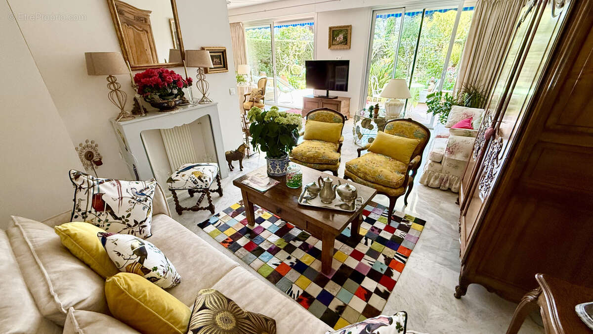 Appartement à LE CANNET