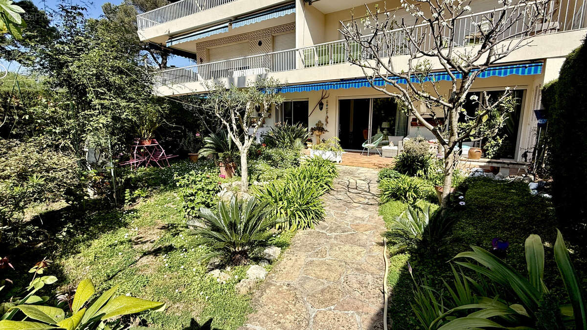 Appartement à LE CANNET