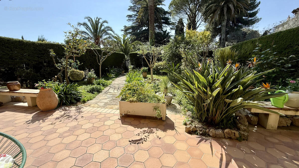 Appartement à LE CANNET