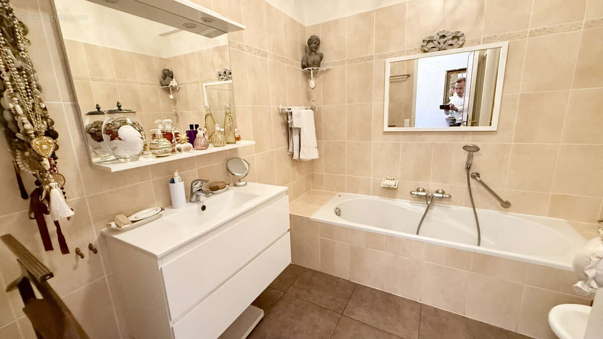 Appartement à LE CANNET