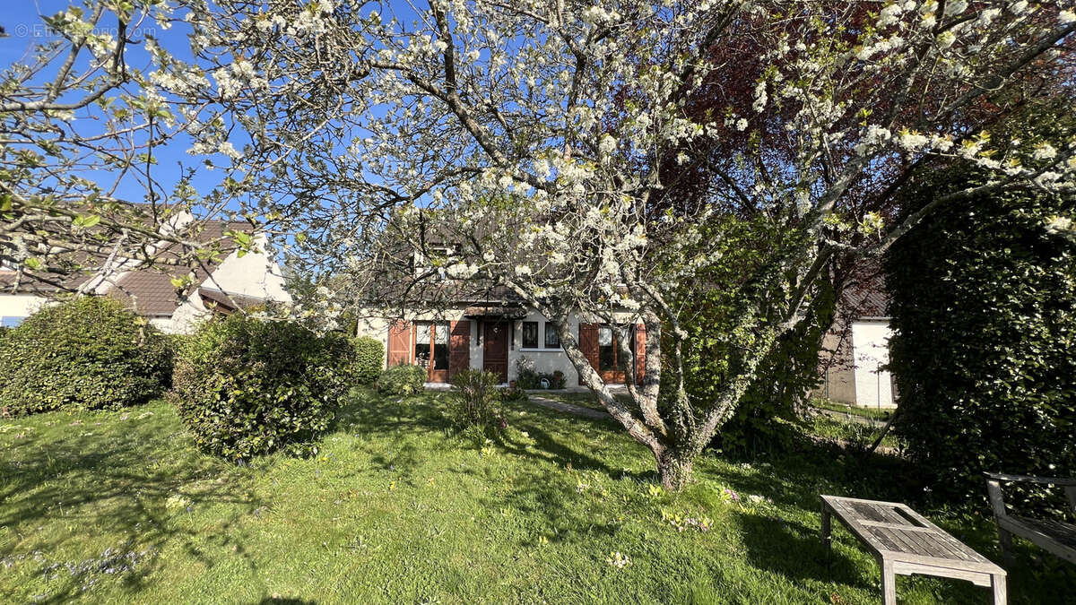 Maison à MONTFORT-L'AMAURY