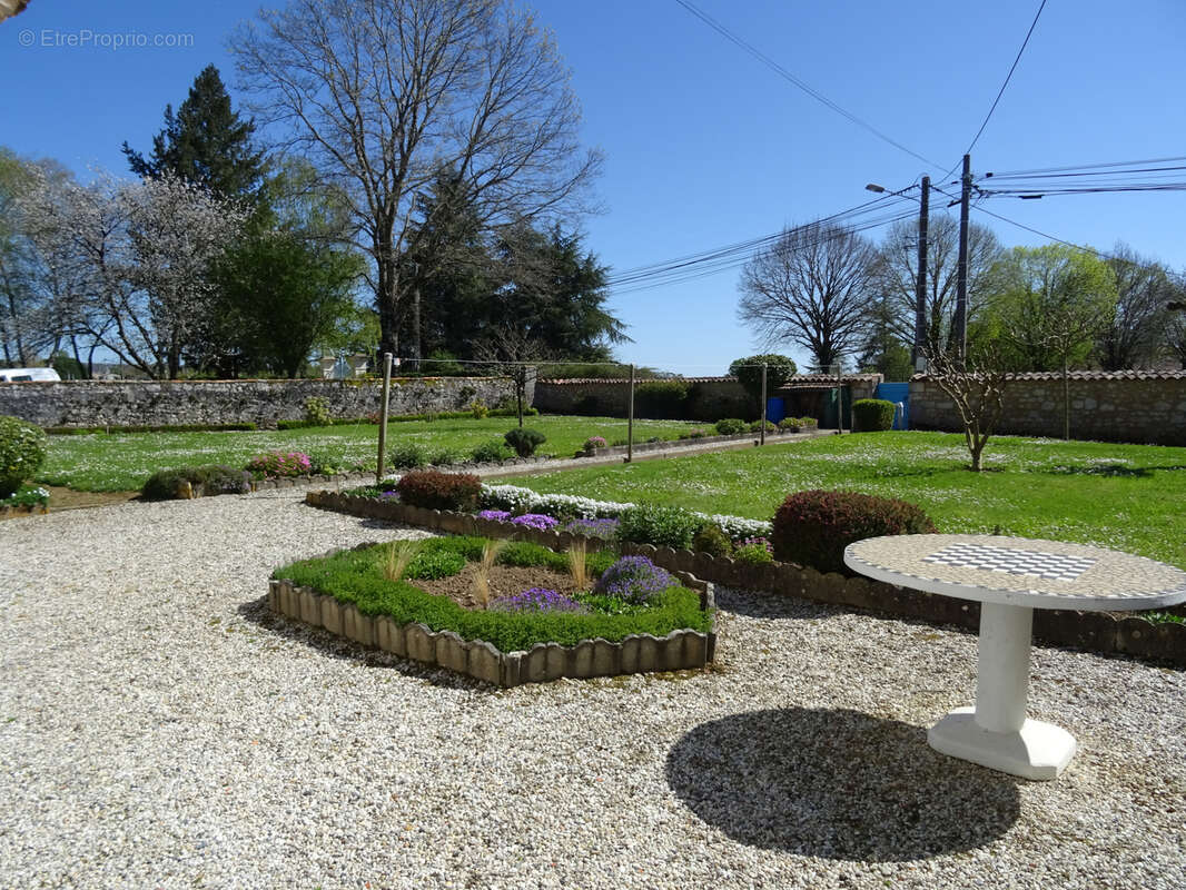 Maison à LA ROCHEFOUCAULD