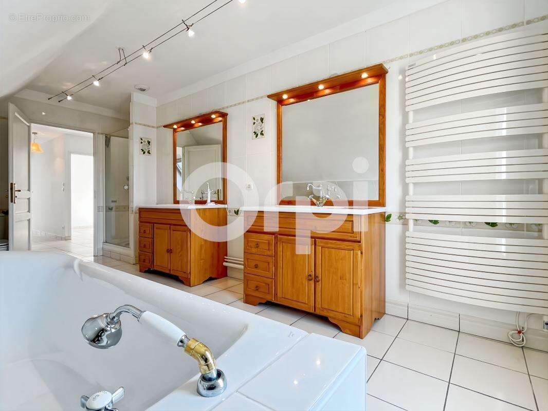 Maison à GAUVILLE-LA-CAMPAGNE