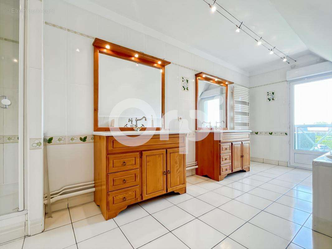 Maison à GAUVILLE-LA-CAMPAGNE