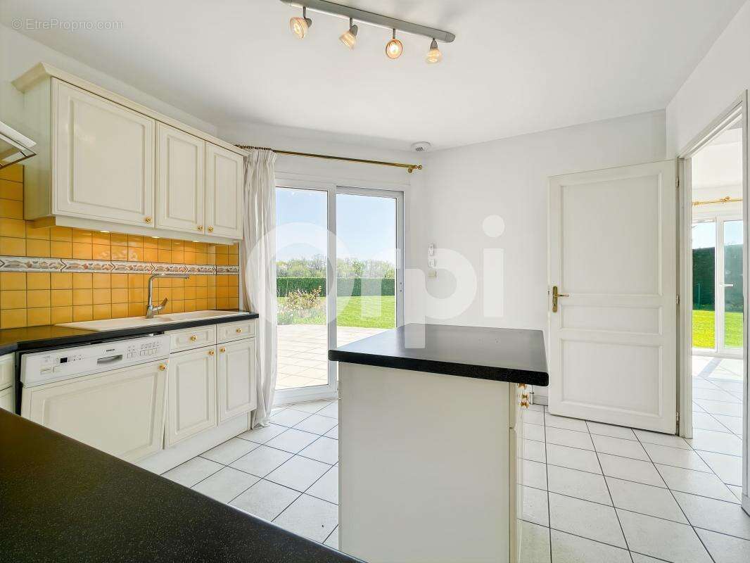 Maison à GAUVILLE-LA-CAMPAGNE