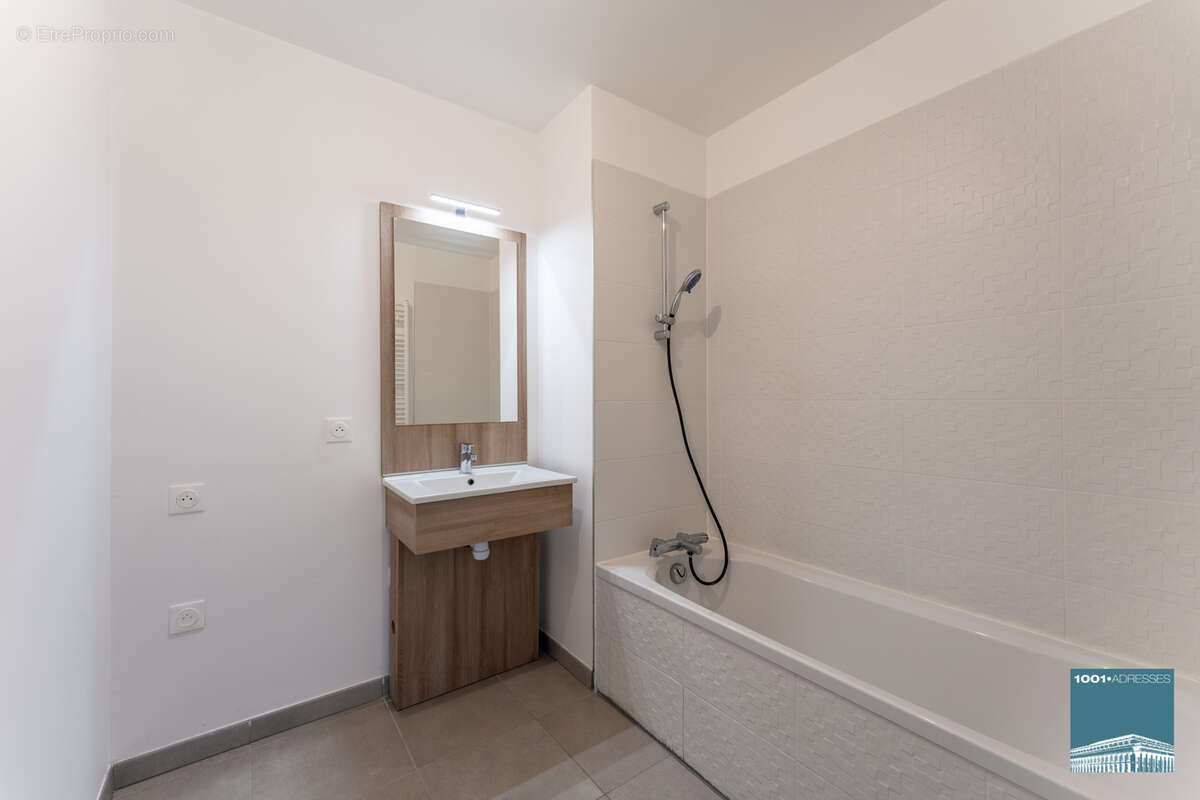 Appartement à PAREMPUYRE