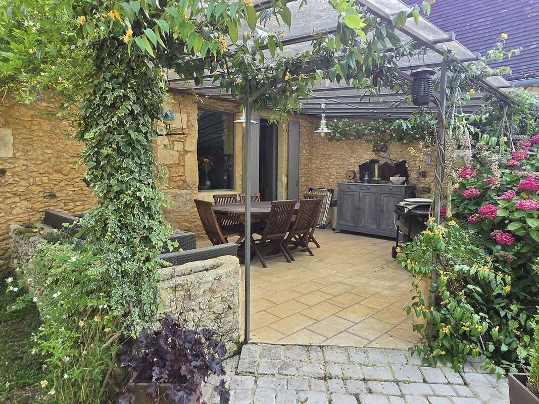 Maison à SAINTE-ALVERE