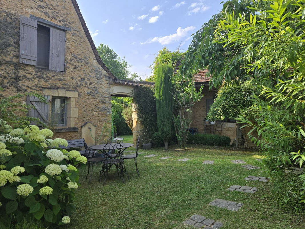 Maison à SAINTE-ALVERE