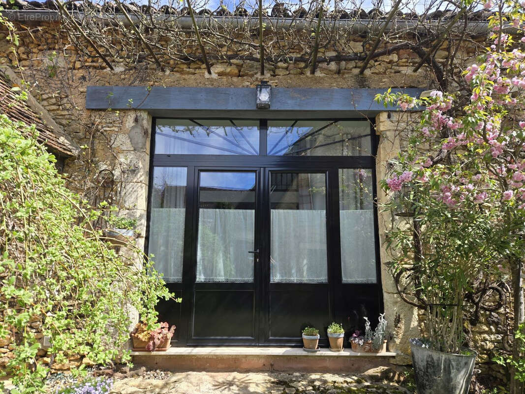 Maison à SAINTE-ALVERE