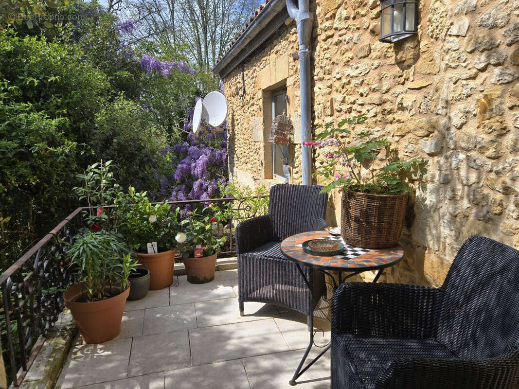 Maison à SAINTE-ALVERE