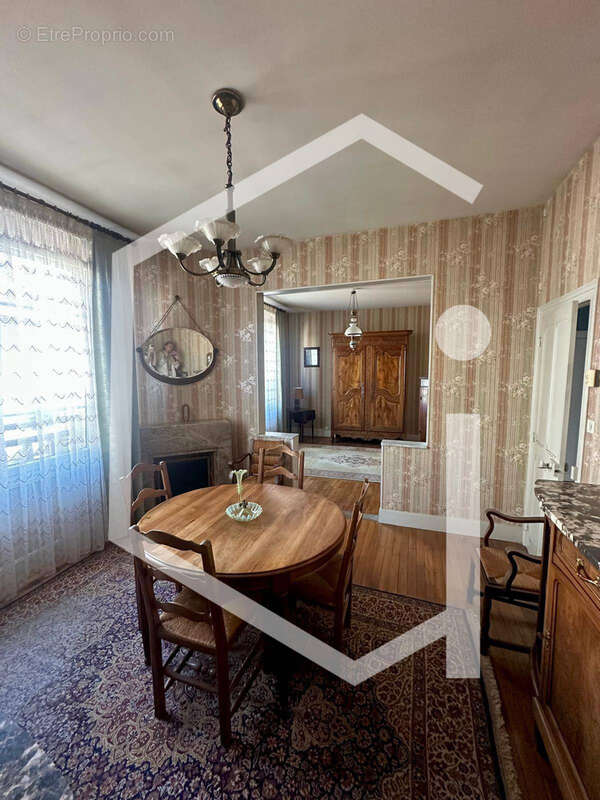 Maison à COSNE-COURS-SUR-LOIRE