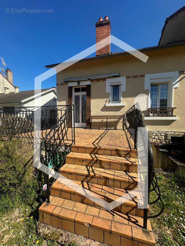 Maison à COSNE-COURS-SUR-LOIRE