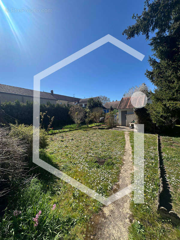 Maison à COSNE-COURS-SUR-LOIRE