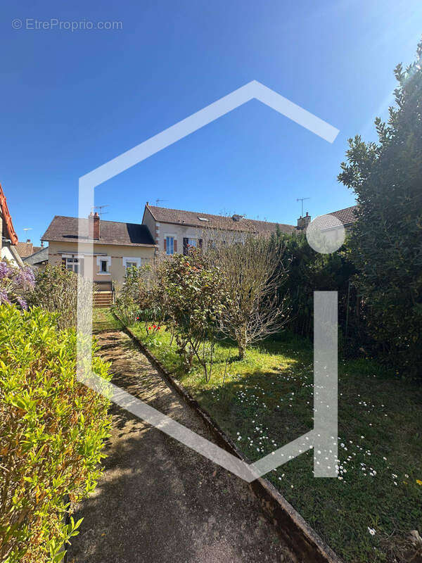 Maison à COSNE-COURS-SUR-LOIRE