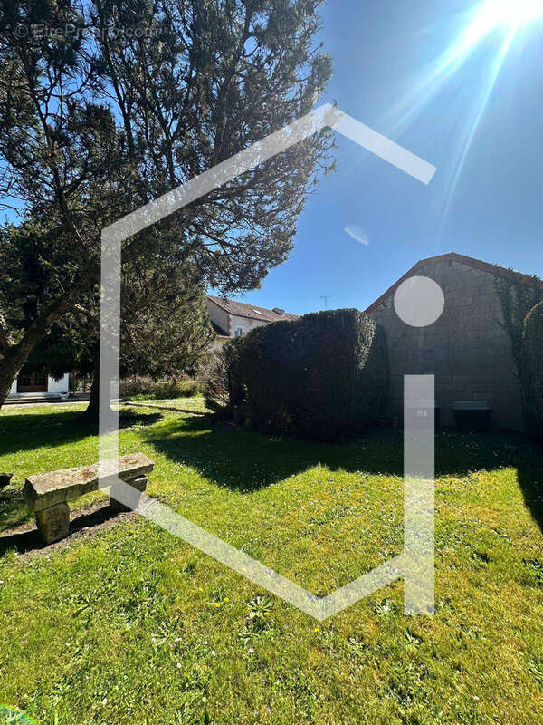 Maison à COSNE-COURS-SUR-LOIRE