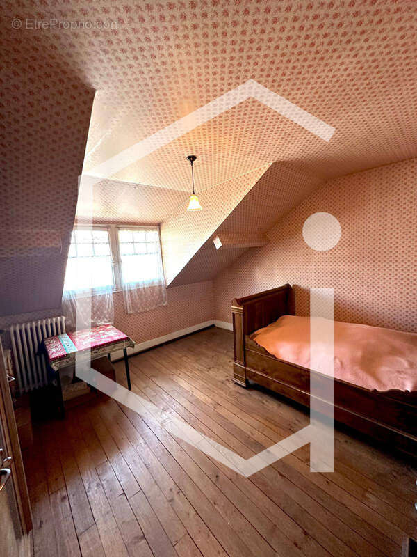 Maison à COSNE-COURS-SUR-LOIRE