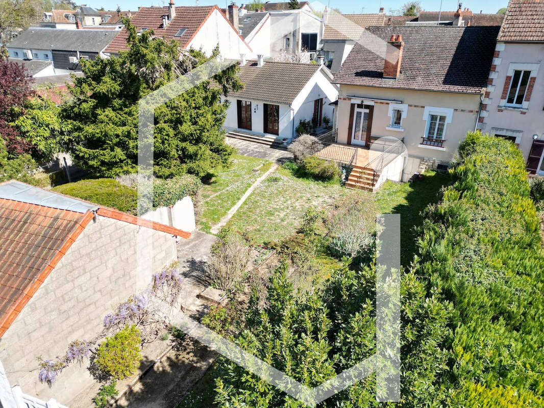 Maison à COSNE-COURS-SUR-LOIRE