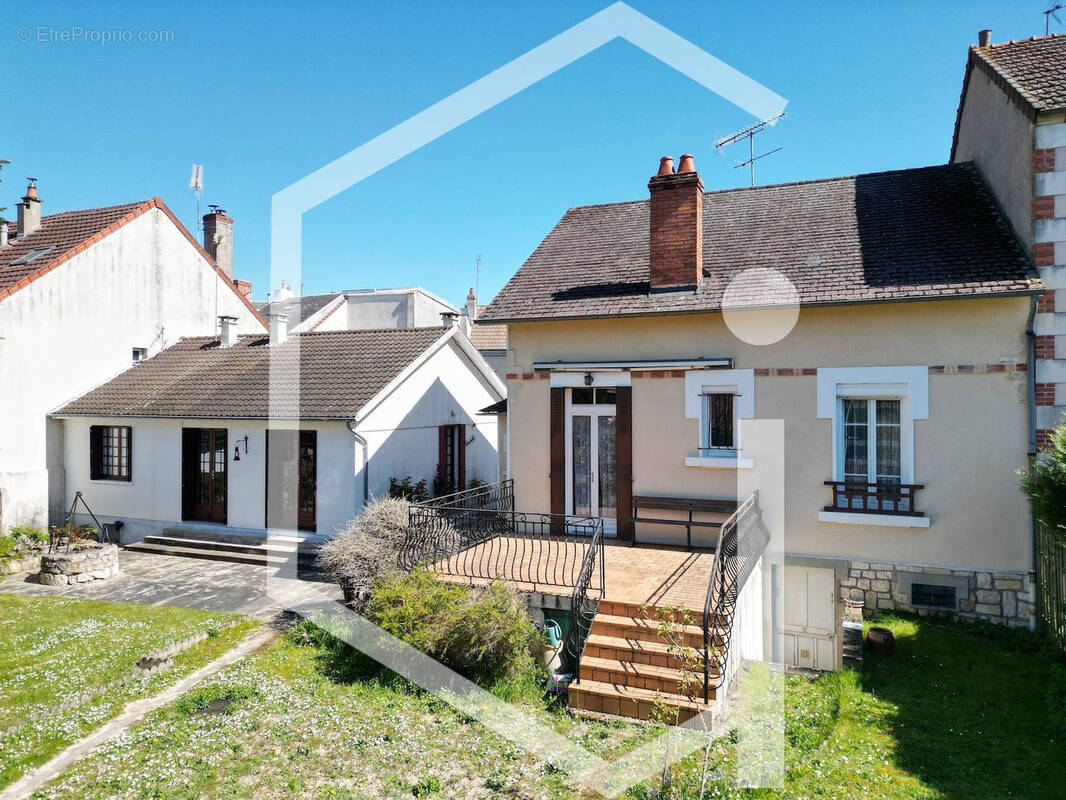 Maison à COSNE-COURS-SUR-LOIRE