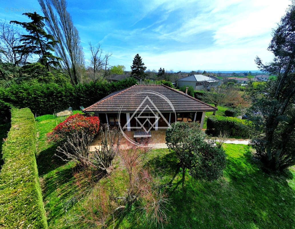 Maison à COUR-ET-BUIS