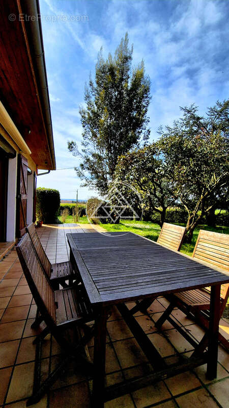 Maison à COUR-ET-BUIS