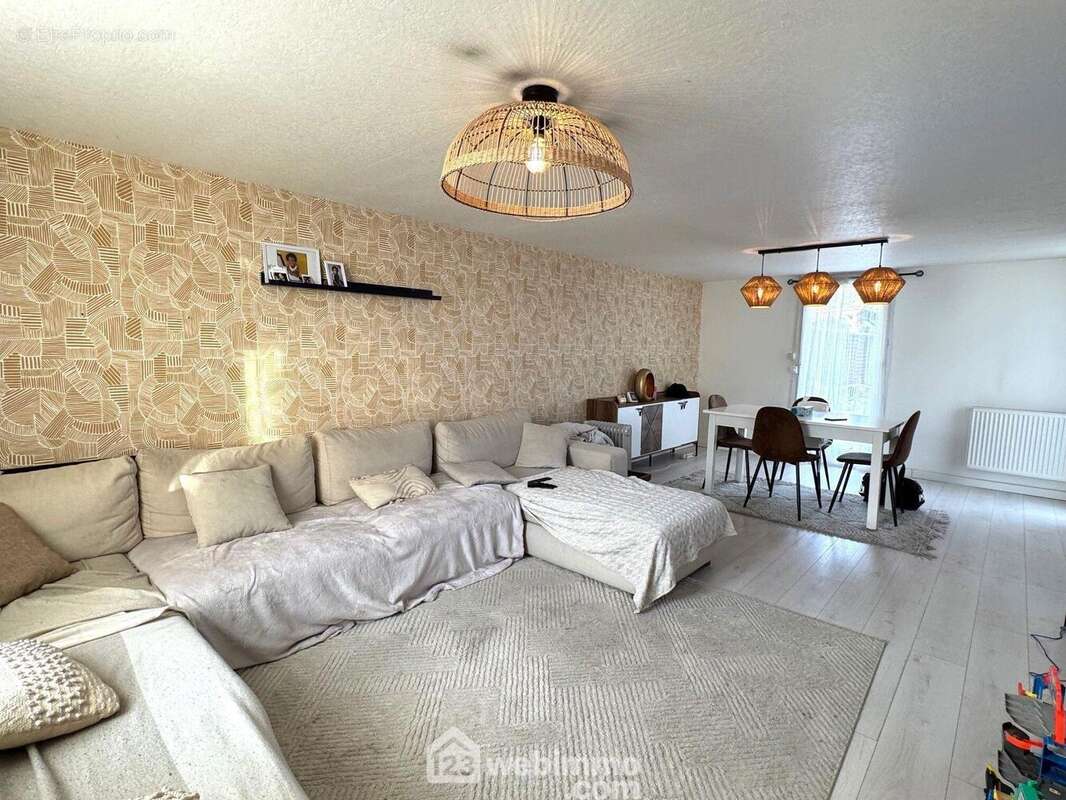 Allons au salon-salle à manger - Maison à BONDOUFLE