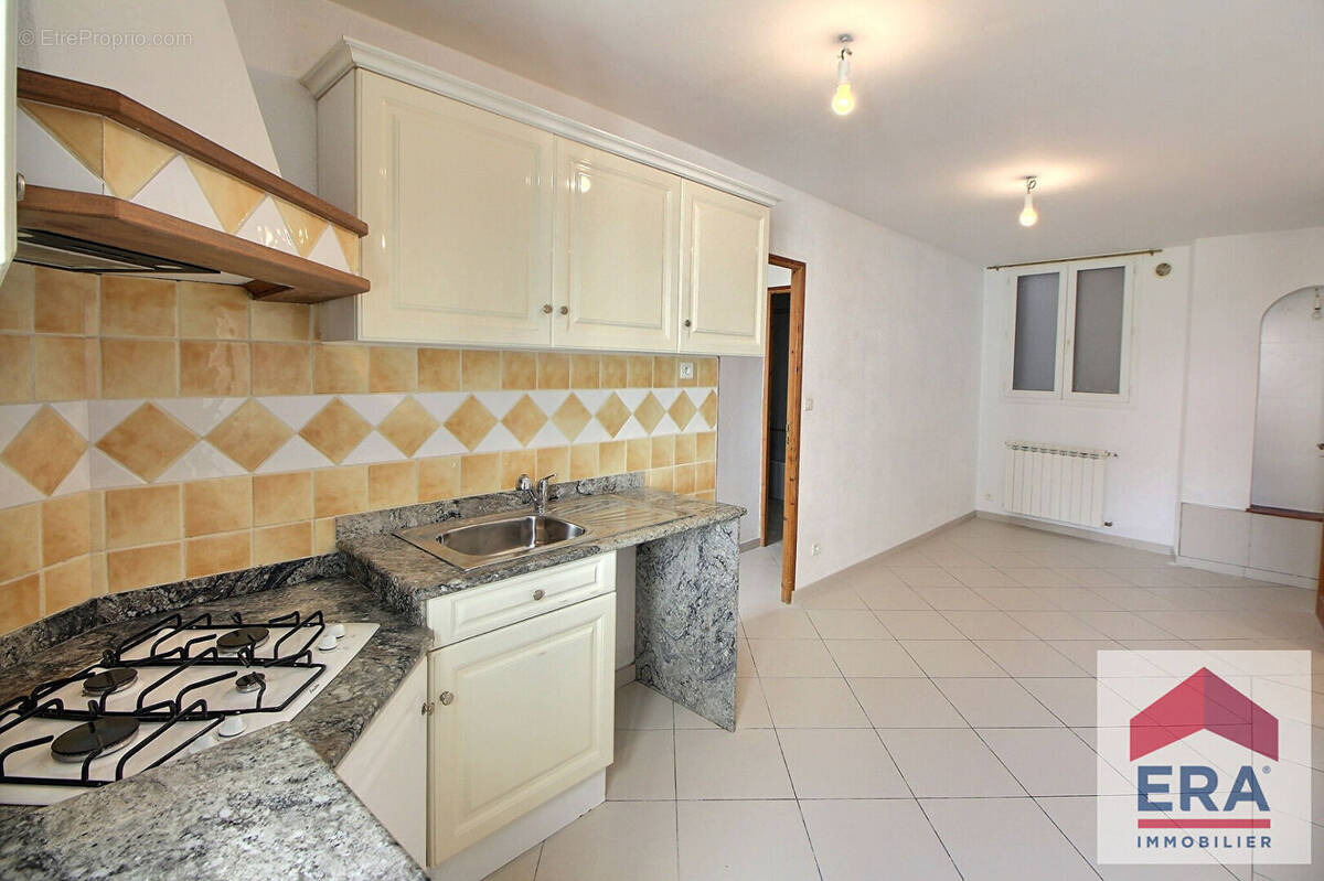 Maison à MONTELIMAR