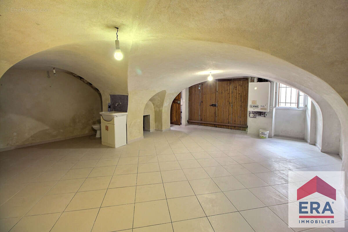 Maison à MONTELIMAR