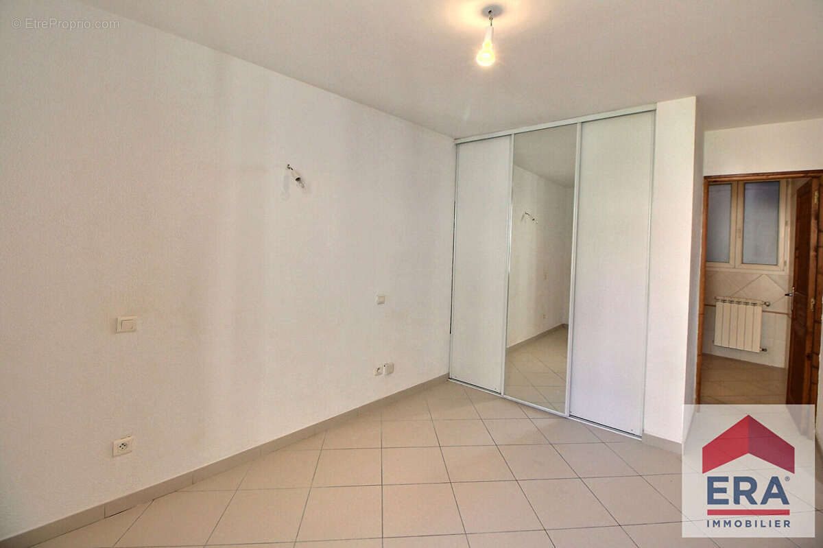 Maison à MONTELIMAR