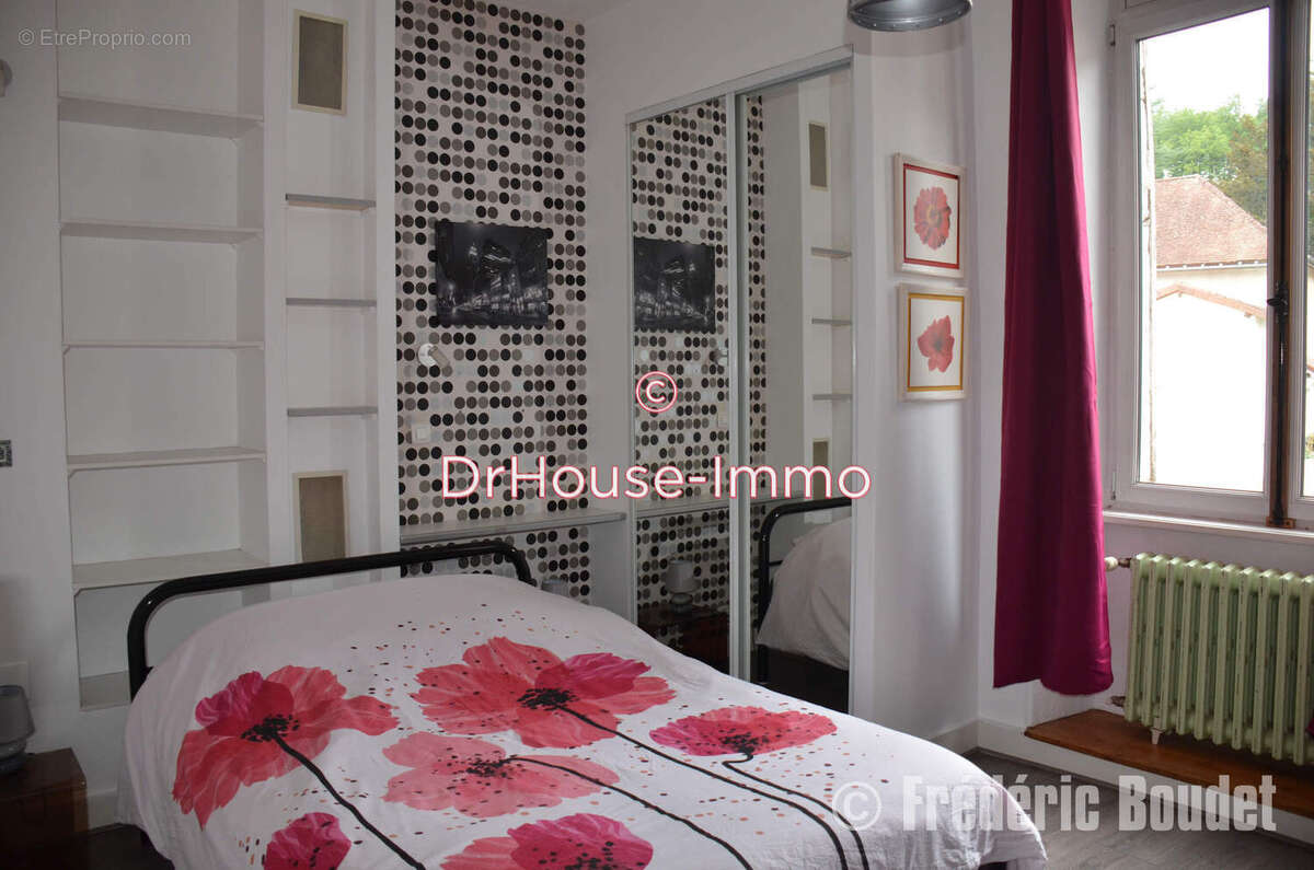 Maison à SAVIGNAC-LES-EGLISES