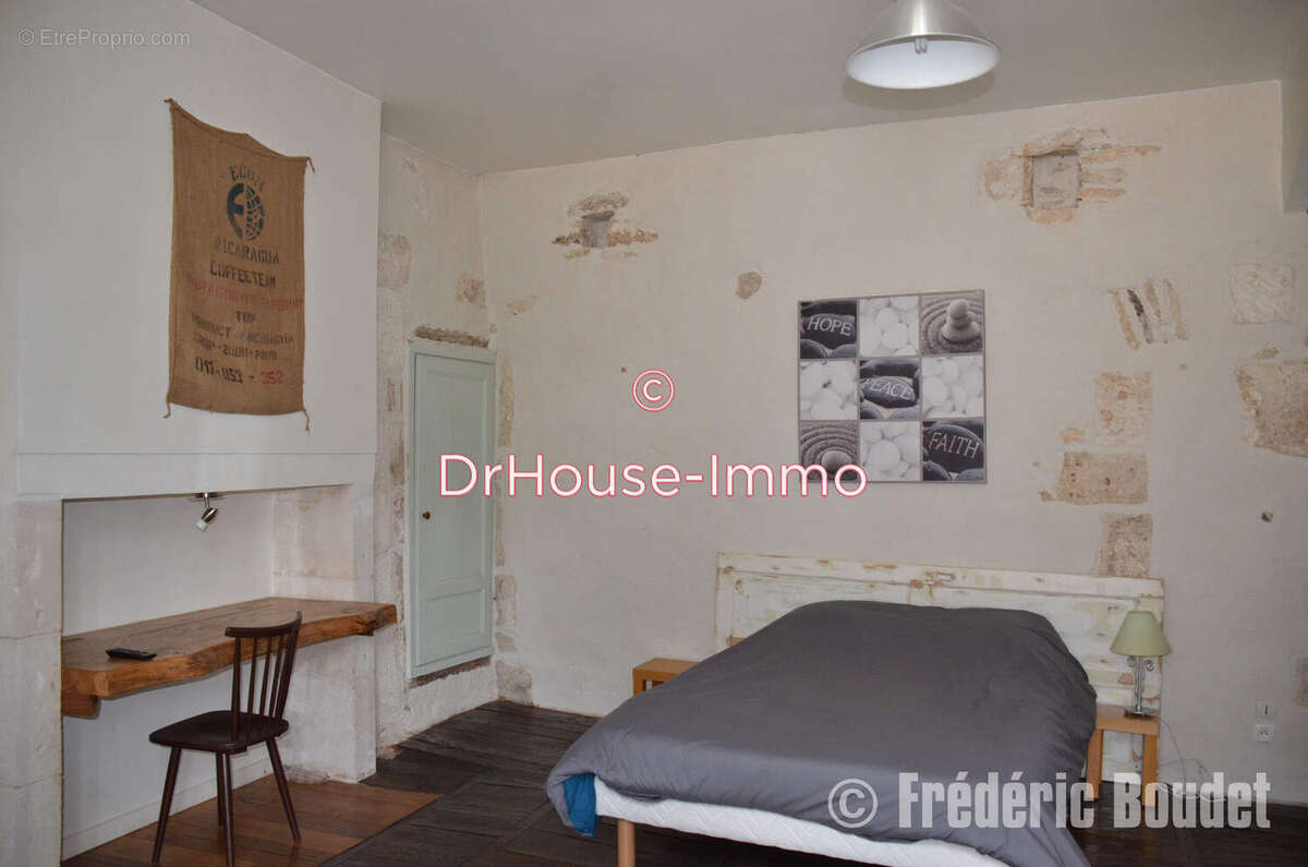 Maison à SAVIGNAC-LES-EGLISES