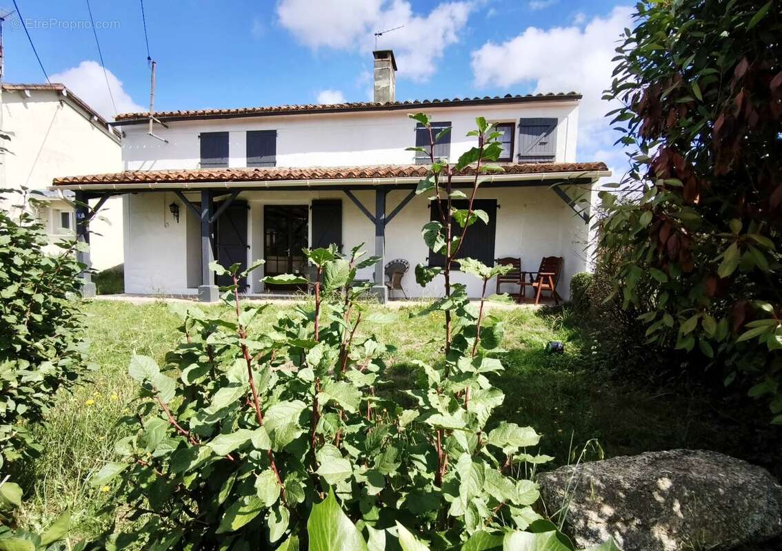 Maison à LE BEUGNON