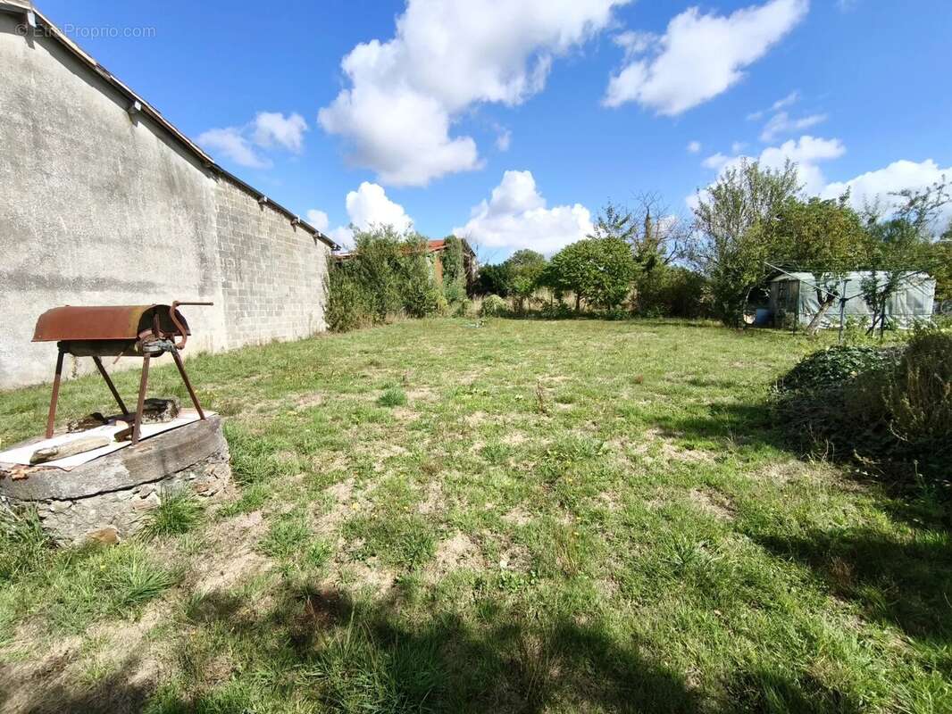 Maison à LE BEUGNON