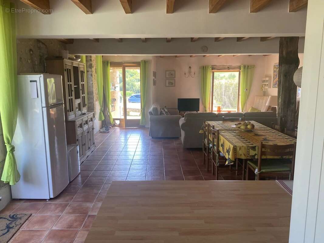 Maison à MONTIGNAC-LE-COQ