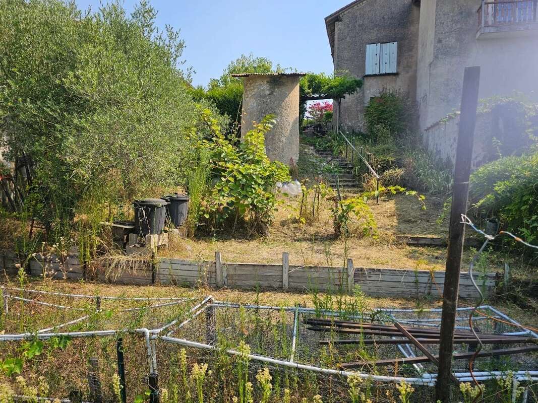Maison à AUBETERRE-SUR-DRONNE
