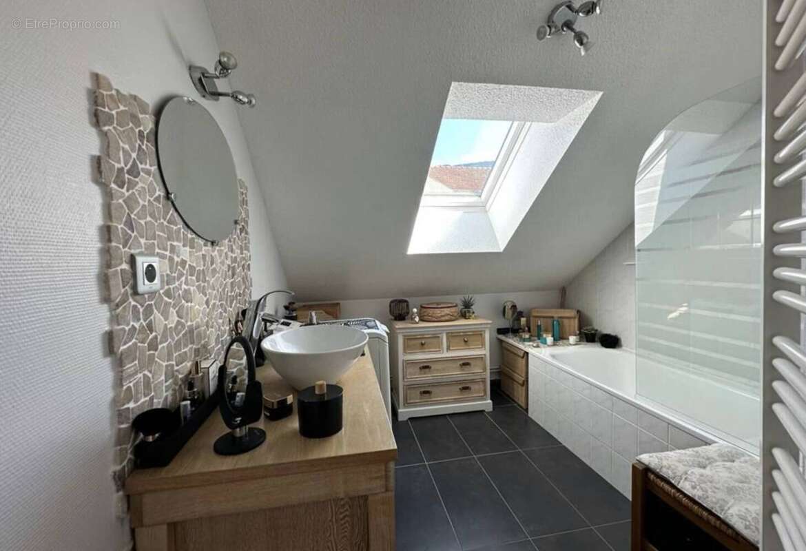 Appartement à AIX-LES-BAINS